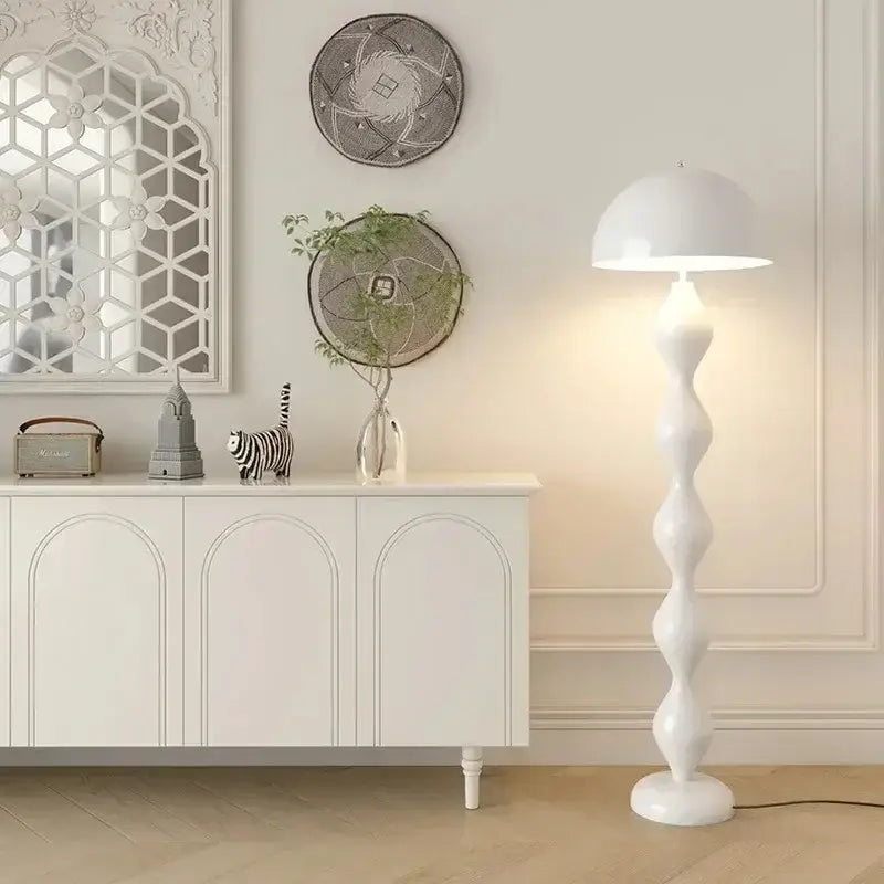Scandinavische Metalen Vloerlamp | Moderne Sculpturale Staande Lamp