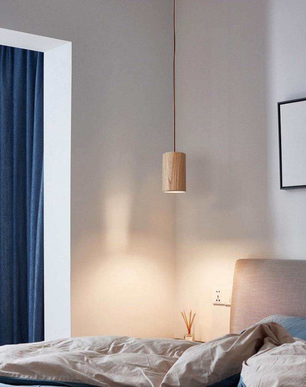 Pendellampe i massivt tre | Minimalistisk lampe med ledning