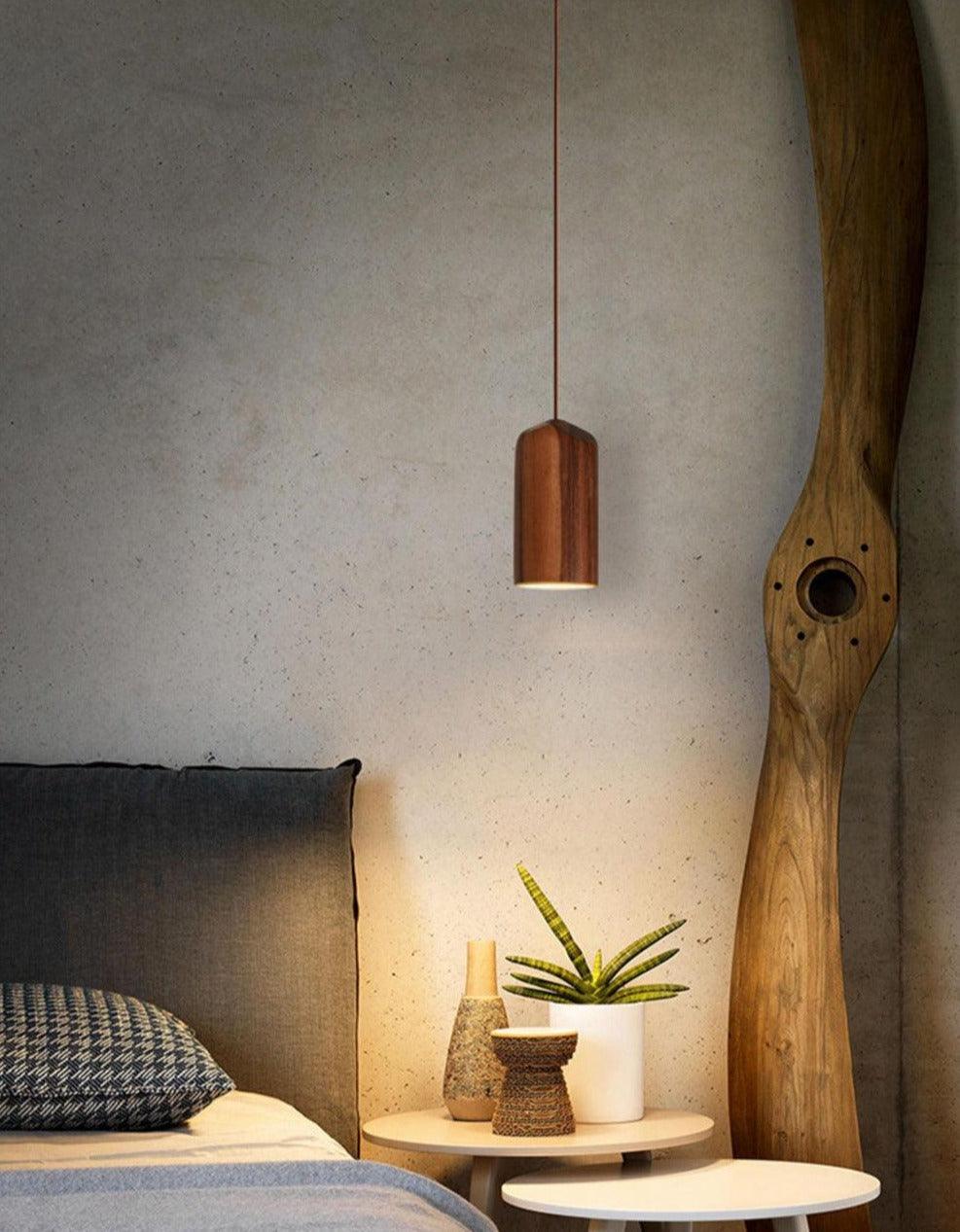 Pendellampe i massivt tre | Minimalistisk lampe med ledning