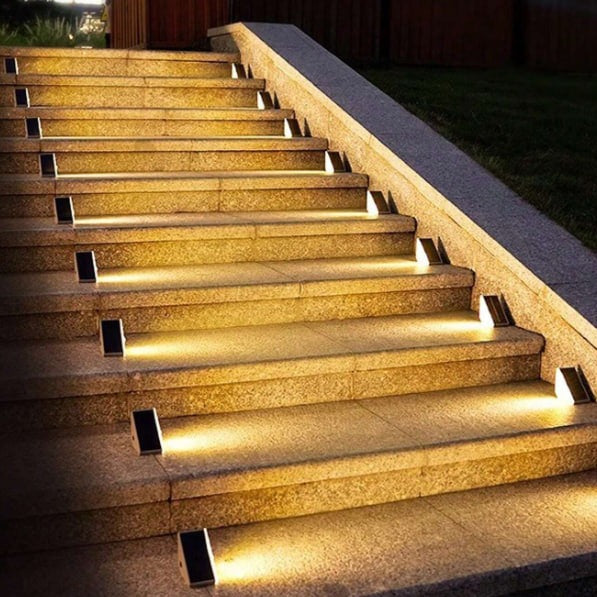 Solcelledrevet trappebelysning | IP65 vanntett LED-utebelysning