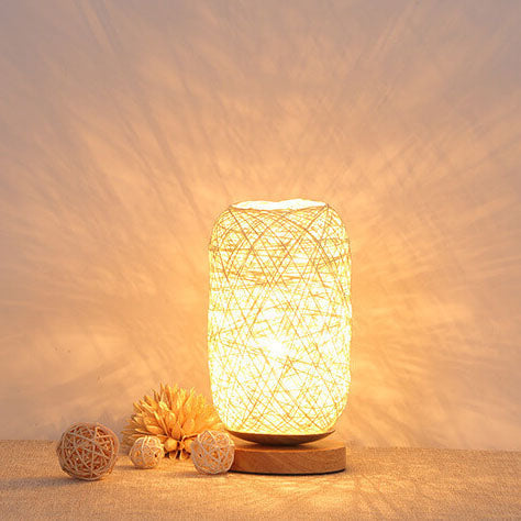Industriel Rattan & Træ Bordlampe med Japandi Design