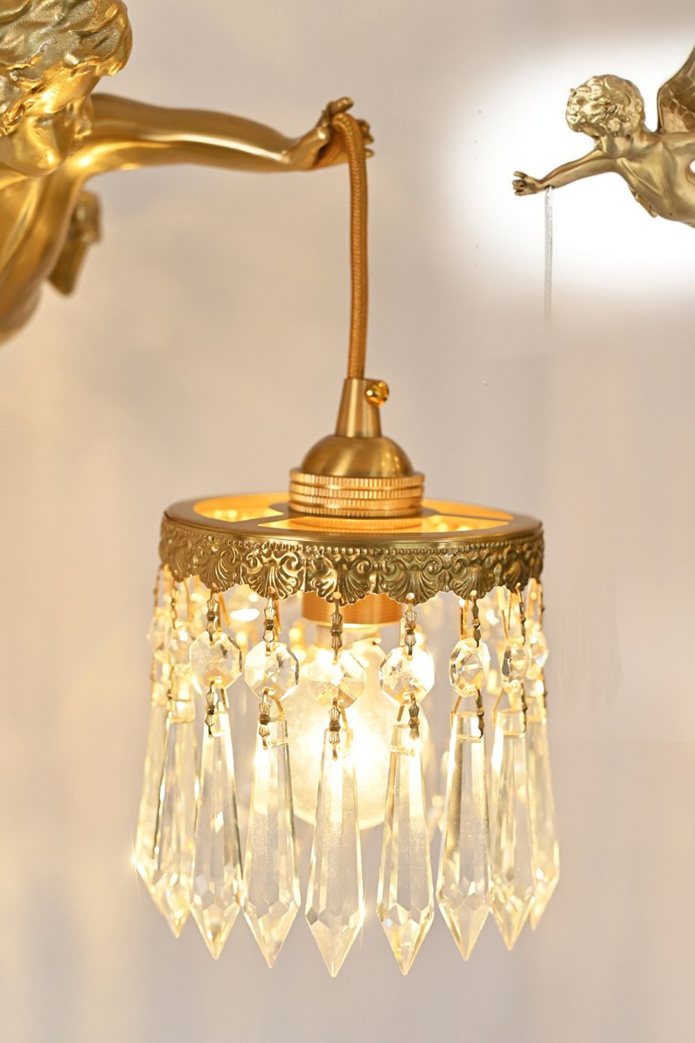 Engelen Wandlamp | Messing &amp; Kristal E14 Wandlamp Met Putto-Design