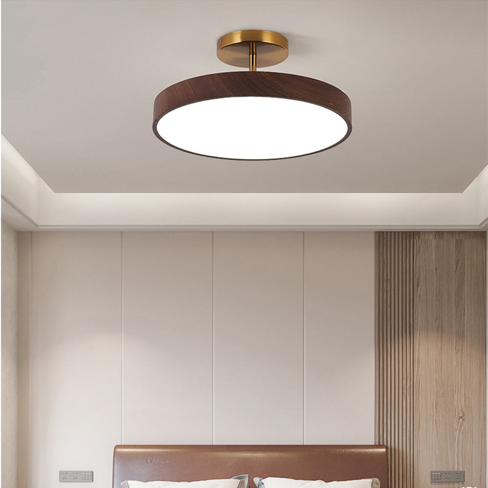 Skandinavisk Loftlampe med Trælook & Guldfarvet Ramme