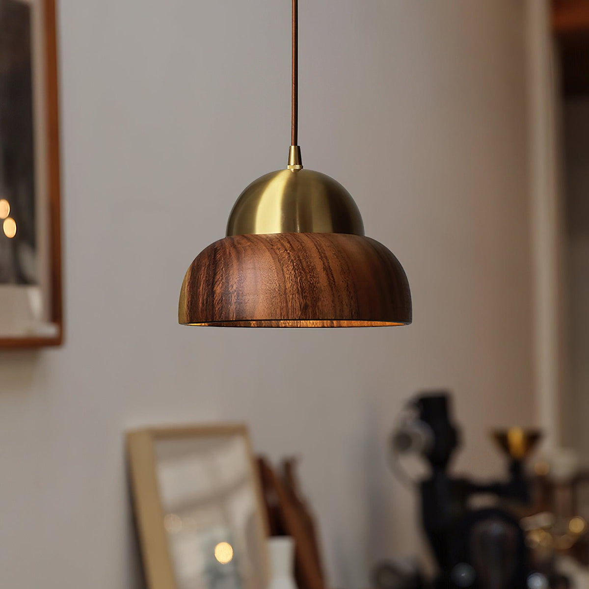 Houten Hanglamp Met Messing Accenten | Moderne Japandi Plafondlamp