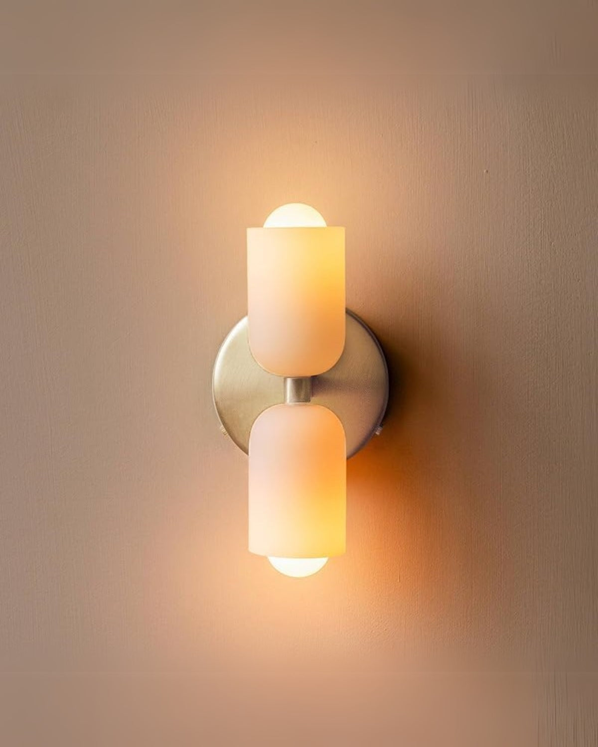 Moderne Vegglampe for Stemningsfull og Myk Belysning i Hjemmet