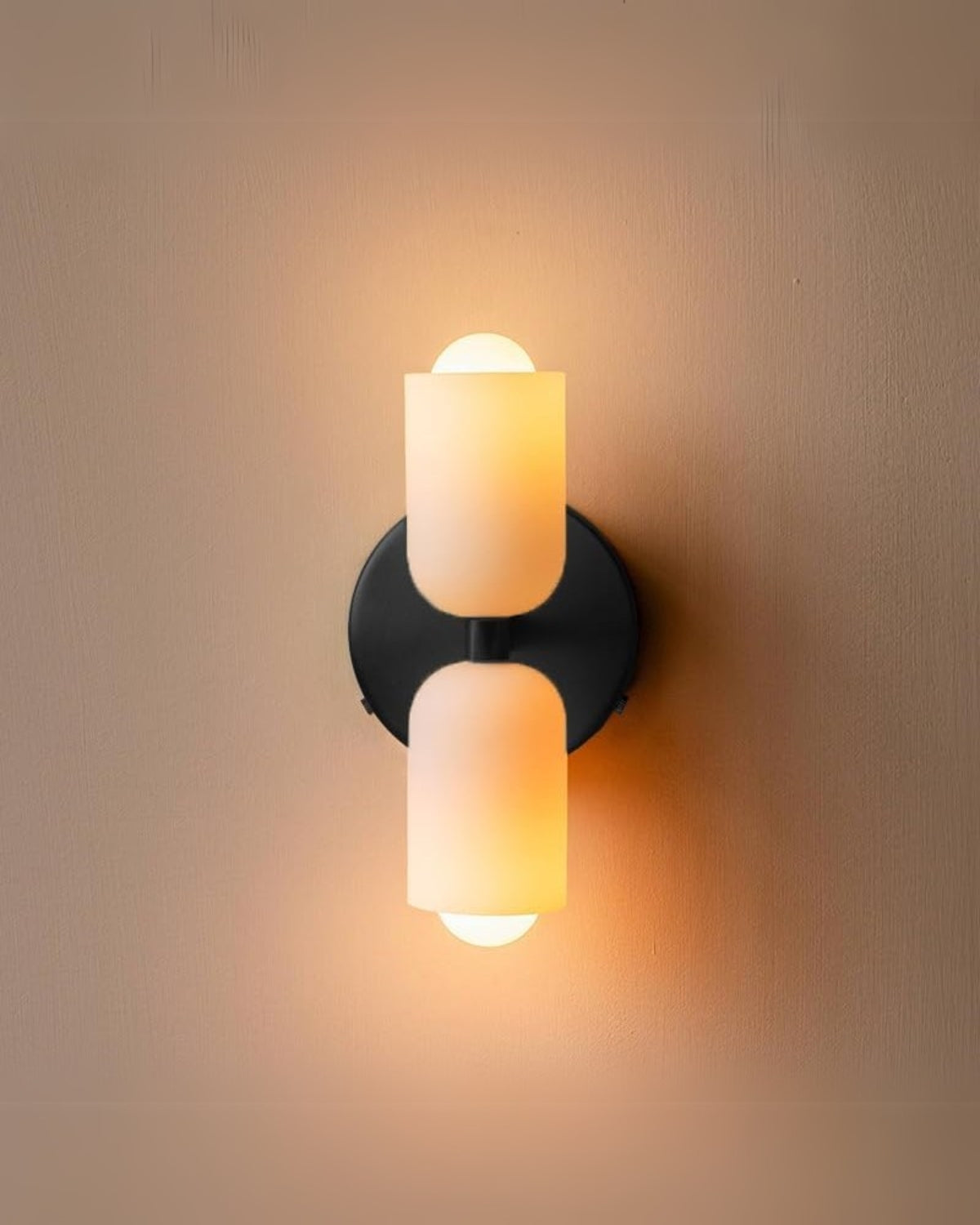 Moderne Vegglampe for Stemningsfull og Myk Belysning i Hjemmet