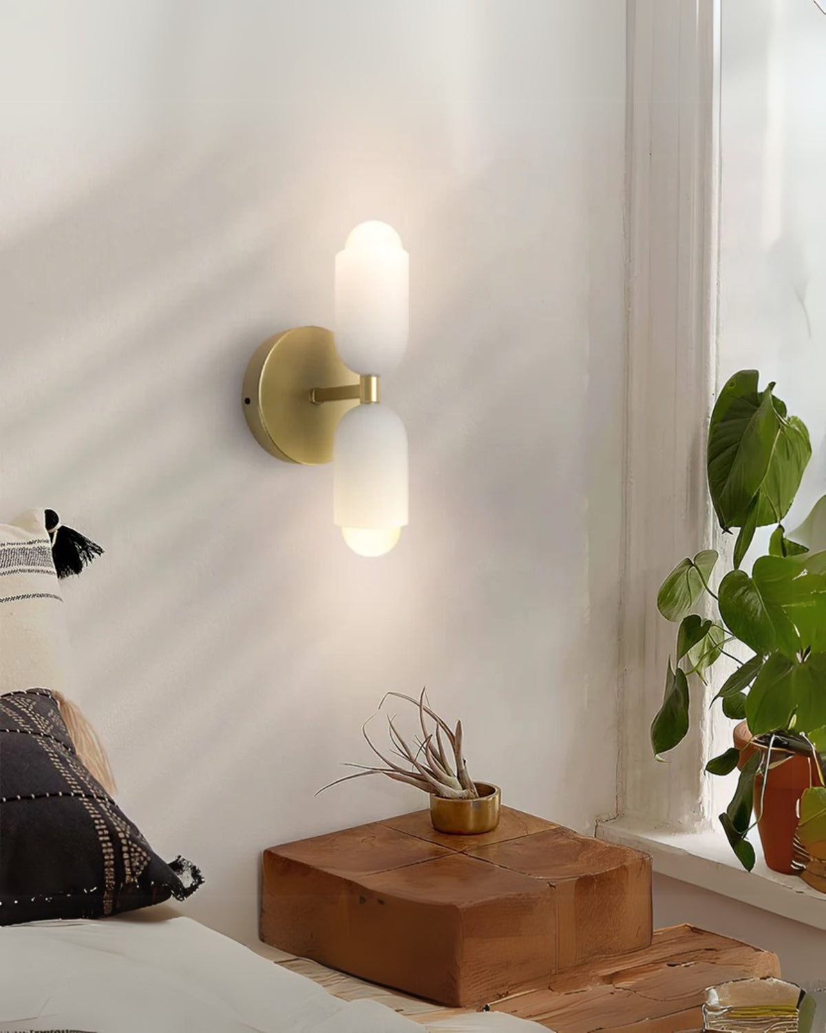 Moderne Vegglampe for Stemningsfull og Myk Belysning i Hjemmet