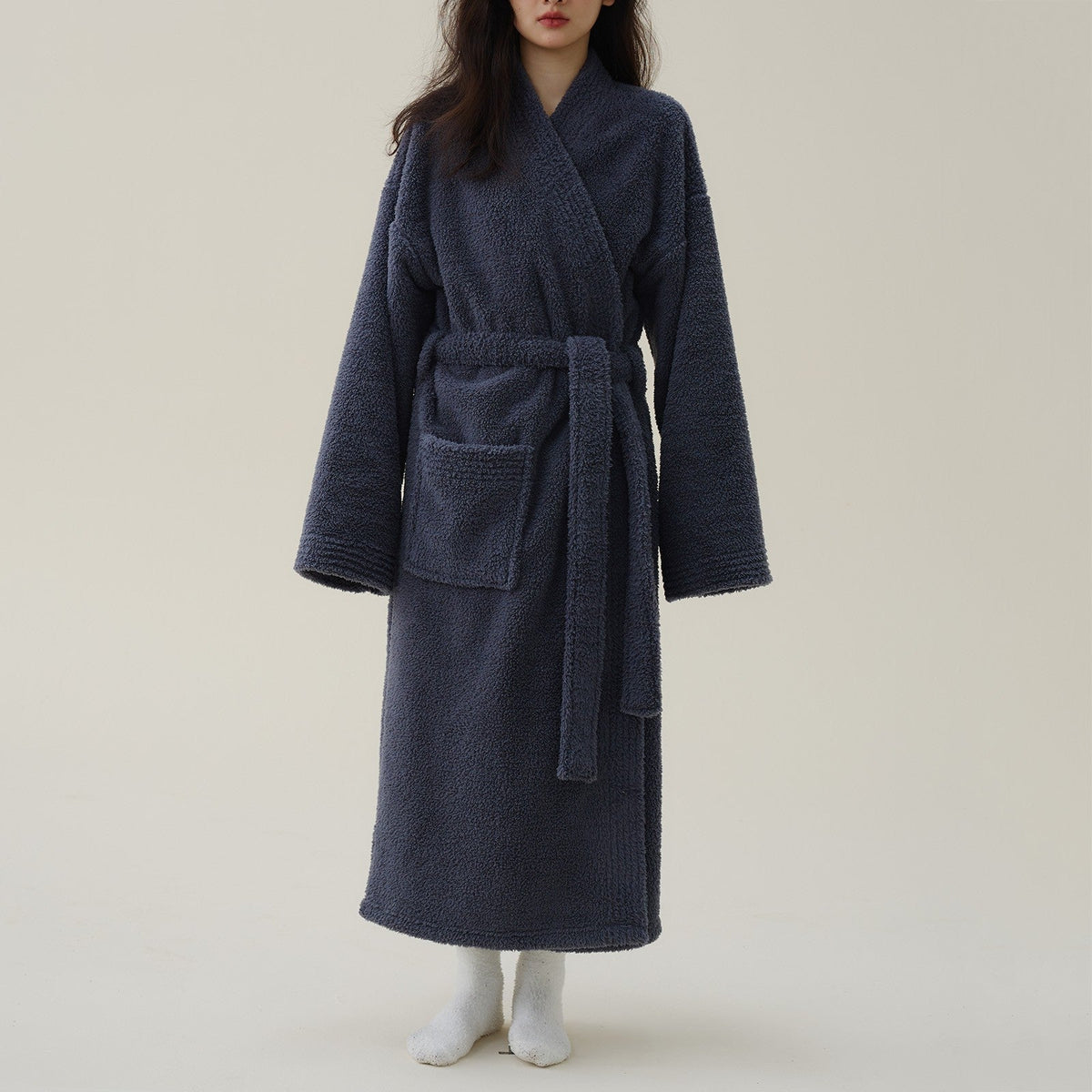 Luksus Flannel Damebadekåbe – Tykt Fleece, Kimono Pasform & Ultimativ Vinterkomfort
